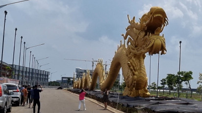 Viral di Media Sosial, Inilah Penampakan  Patung Naga Raksasa di Tangerang