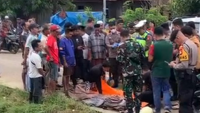 Pemotor Tewas Usai Terpental di Saluran Air Masjid