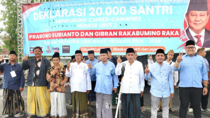 20.000 Santri dan Kyai se-Jawa Timur Gelar Deklarasi Akbar Pindah Dukungan dari Paslon 01 ke Paslon 02 Prabowo-Gibran