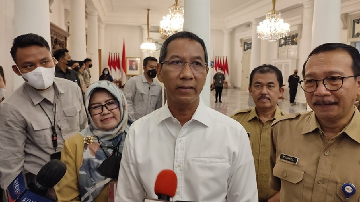 Heru Budi Mau Selesaikan Masalah Warga Kampung Bayam dengan Bangun Rusun Baru: Itu Solusi Terbaik
            - galeri foto