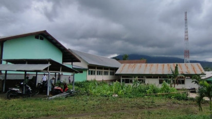 Aliran Listrik dan Jaringan Telekomunikasi di Pengungsian Lewotobi Lumpuh