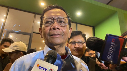 Respons Mahfud soal Presiden Jokowi Pose 2 Jari di Mobil Kepresidenan, Enggak Disangka Ternyata...