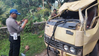 Kecelakaan Maut, Truk Pengangkut Rombongan Peziarah Terguling 5 Orang Penumpang Meninggal Dunia