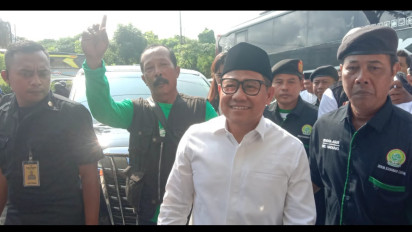 Heboh Beras Bulog Berstiker Prabowo-Gibran, Cak Imin Sebut itu Memalukan dan Tak Beretika