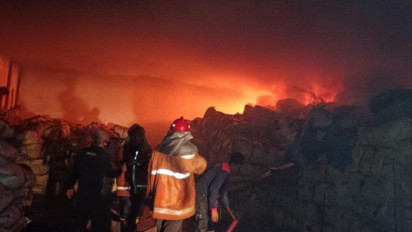 Gudang PR Grendel di Pamekasan Terbakar, Ratusan Bal Tembakau Kering Hangus