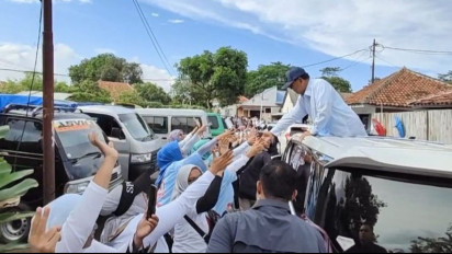 Lautan Ibu-ibu Sambut Prabowo Subianto di Subang: Pokoknya Kita Harus Menang Besar