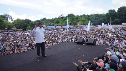 Prabowo Ingatkan Warga Subang: Waspada, Periksa Surat Suara Jangan Sampai Ada yang Dirusak