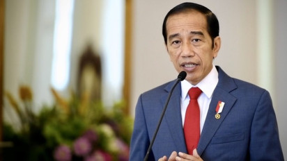 Jarnas Gamki Gama Laporkan Jokowi ke Bawaslu Buntut Pose Acungkan 2 Jari dari Mobil RI 1