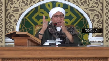 Shalat kok Pakai Mukena yang Bahannya Tipis, Memangnya Sah? Hati-hati Kata Buya Yahya Bisa Haram jika...