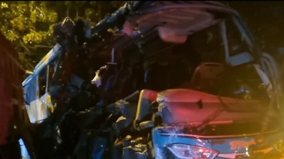 Laka Maut Bus Ziarah Wali Tabrak Truk di Bungah Gresik, Empat Orang Meninggal