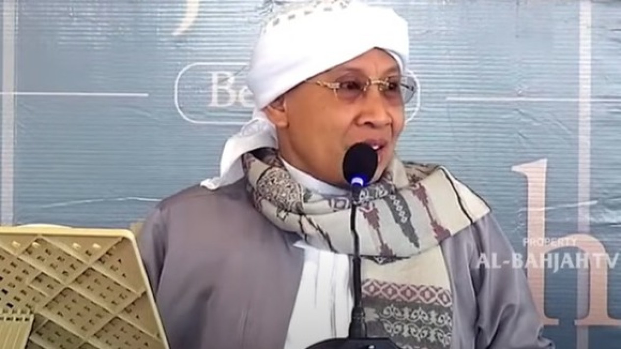 Ternyata Berdoa Lama di Sujud Terakhir Hanya Boleh Jika Begini, Kata Buya Yahya
            - galeri foto