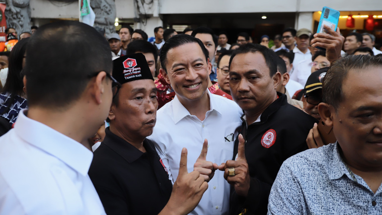 Heboh Tom Lembong Dilaporkan ke Bawaslu Gara-gara Sindir Jokowi, Anies Pasang Badan
            - galeri foto
