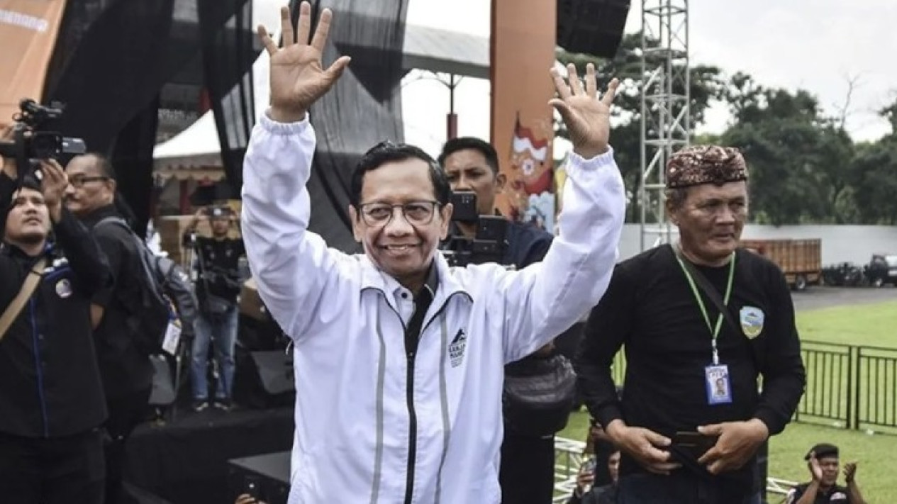 Hari Ini Mahfud MD Bakal Umumkan Pengunduran Dirinya sebagai Menko Polhukam
            - galeri foto