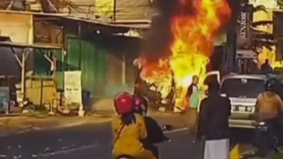 Mobil Daihatsu Zebra Espass Terbakar, Dua Korban Asal Turen, Malang, Alami Luka Bakar Serius