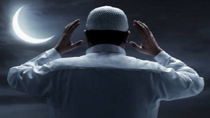 Ini Amalan Alternatif yang Disarankan Ustaz Adi Hidayat Bagi yang Pulang Malam dan Takut Gak Bisa Bangun Tahajud