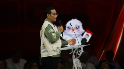 Pengakuan Jujur Ekonom Senior Ini Bikin Kaget soal Keberanian Mahfud Mundur dari Menko Polhukam