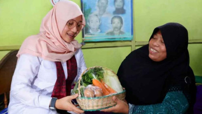 Bupati Ipuk Ajak ASN Berbagi, Jadi Orang Tua Asuh untuk Keluarga Miskin