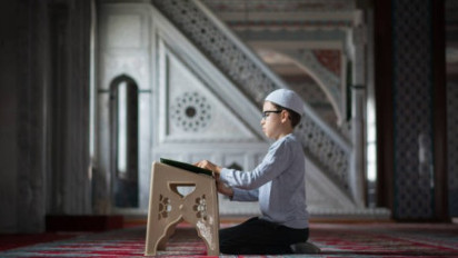 Bacaan Al-Qur'an Surat Al-A'raf ayat 186-190 Lengkap Tulisan Arab, Latin, dan Artinya