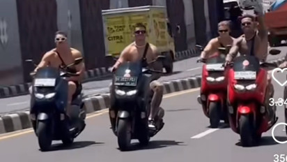 Viral, Aksi Konyol Lima Bule Konvoi Berkendara Tanpa Helm dan Telanjang Dada di Jalanan Kuta, Bali