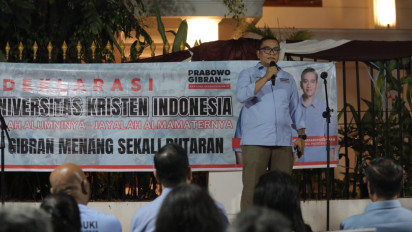 Berani Nyatakan Sikap, Alumni UKI Geruduk Rumah Prabowo Subianto