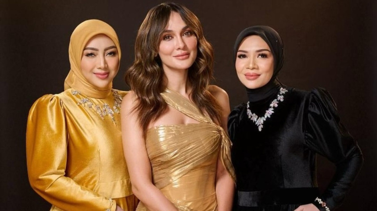 Aktris Luna Maya Didapuk Jadi Face of Ensee Beauty
            - galeri foto