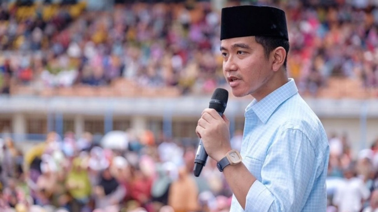 Respons Gibran Rakabuming Soal Jokowi 'Diserang' Akademisi
            - galeri foto