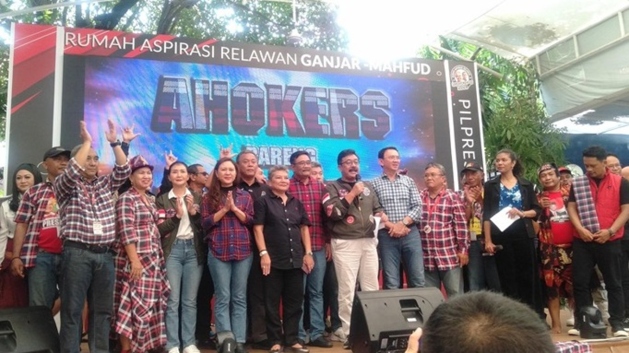 Ahoker Sudah Tidak Lagi 'Andilau', Kini Pasang Badan untuk Ganjar-Mahfud di Pilpres 2024
            - galeri foto
