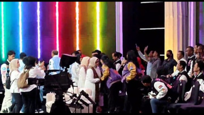 Momen Debat Kelima Pilpres 2024, Istri Anies-Muhaimin Selfie Bareng Siti Atikoh dan Puan Maharani