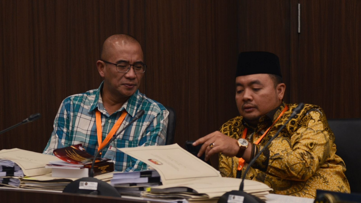 Langgar Kode Etik Loloskan Pendaftaran Gibran, Ketua KPU: Saya Tidak Akan Mengomentari Putusan DKPP
            - galeri foto