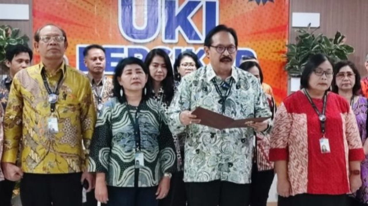 Rektor UKI dan Sivitas Akademika Minta Pejabat Negara Junjung Etika Jelang Pemilu
            - galeri foto