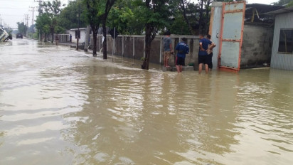 Usai Diguyur Hujan Deras, Kawasan Industri di Driyorejo Kebanjiran, Dua Sekolah Diliburkan