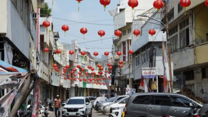 Sambut Tahun Baru Imlek 2575 Kongzili, Kawasan Pecinan Semarang Mulai Bersolek