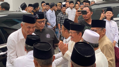 Ganjar Pranowo Mengaku Bahagia Dihadang Pendukung Paslon 02 saat Kampanye di Balikpapan