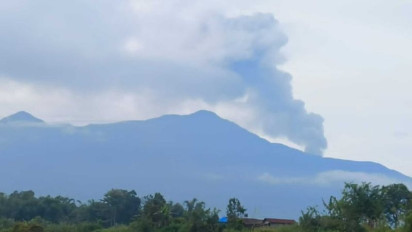 Update! Gunung Marapi Kembali Erupsi dengan Tinggi Abu Mencapai 700 Meter