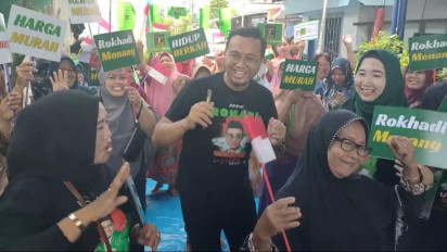 Harga Sembako Melambung, Caleg PPP di Surabaya Jualan Beras dan Minyak Goreng Murah