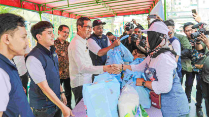 Cak Imin Emosi Bansos Ditumpangi Kepentingan Pribadi, Singgung Heru Budi Cari Tas Warna Biru Buat Sembako
