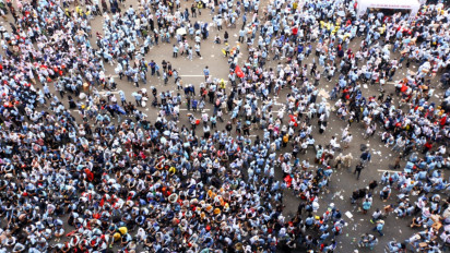 Lautan Manusia Kampanye Akbar Prabowo-Gibran di GBK Diwarnai Beragam Pelanggaran oleh Massa Pendukung