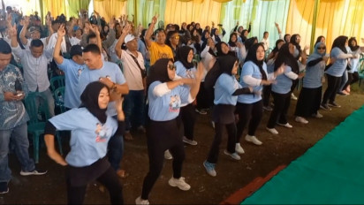 Joget Gemoy Warnai Gerakan Pemuda Pesisir Probolinggo Dukung Prabowo Gibran Menang Satu Putaran