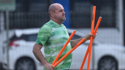 Bojan Hodak Bubarkan Sesi Latihan Persib Lebih Awal, Ada Apa?