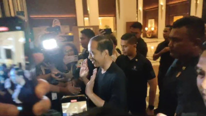 Temui Gibran Rakabuming Raka Usai Kampanye Akbar di GBK, Jokowi Ngaku Antar Anak ke Ayahnya