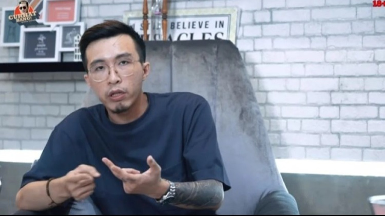 Komentar Menohok Dokter Tirta Soal TKN Prabowo-Gibran yang Kebakaran Jenggot Gara-gara Film Dirty Vote, katanya...
            - galeri foto