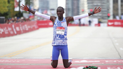 Atlet Maraton Pemegang Rekor Dunia Tewas Karena Kecelakaan Tragis