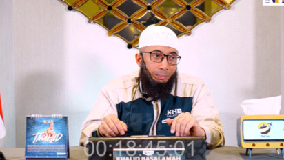 Saat Shalat Setelah Al Fatihah Hanya Baca Satu Ayat, Memangnya Boleh? Ustaz Khalid Basalamah Tegaskan Itu...