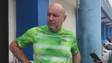 Bojan Hodak Pasang Alarm Waspada Jelang Pertandingan Persib Vs PSS