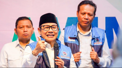 Muhaimin Ziarah Makam Sebelum Nyoblos di TPS 023 Kemang