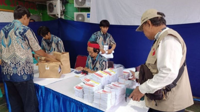 Surya Paloh Nyoblos di Grogol Utara, Gegara Hujan TPS Sempat Sepi 