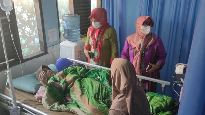 Puluhan Petugas KPPS di Baubau Ditangani Tim Medis Akibat Kelelahan
