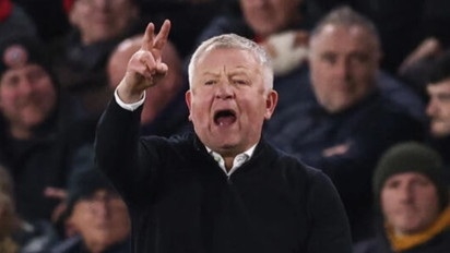 FA Hukum Pelatih Klub Liga Inggris Gegara Protes Aksi Konyol Wasit