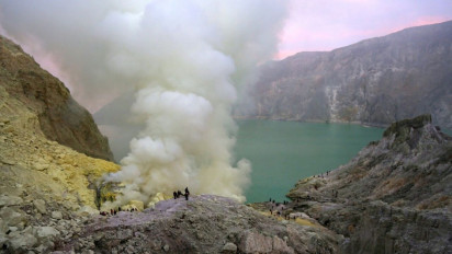 Kelelahan, Wisatawan Asing Meninggal Dunia di Kawah Ijen