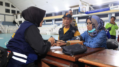 1000 Petugas Medis Dokkes Polda Jatim Disebar lakukan Pemeriksaan Kesehatan Petugas TPS